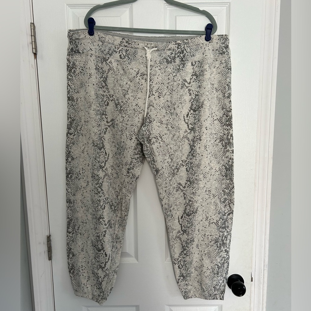 Calvin Klein Performance plus size capris